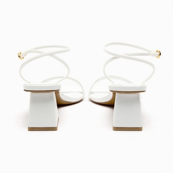 NWT. Zara White Wide Heel Sandals - Picture 5 of 9
